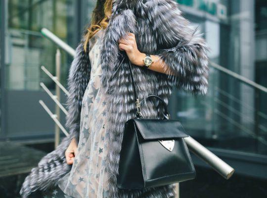 Elegant Women’s Designer Handbags – Up to 50% Off!