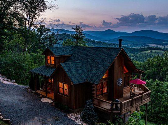 Steep Mountain Cabin Retreat, 3 Bed Scenic Views Fireplace