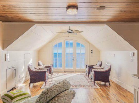 Luxury pluse Beachfront House for Sale, 4 Bed Ocean View Private Pool and Parking